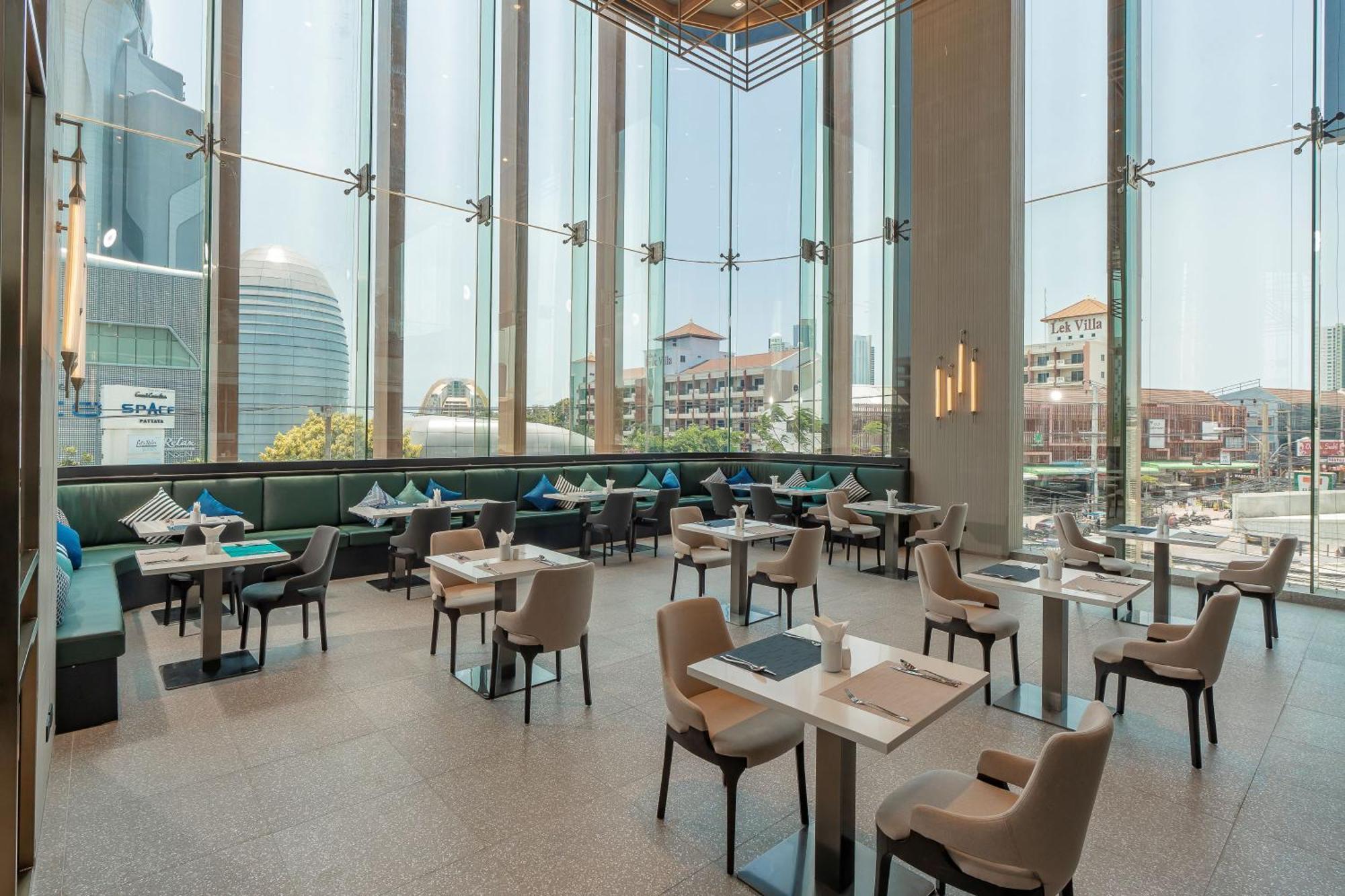 Akara Hotel Патая Екстериор снимка