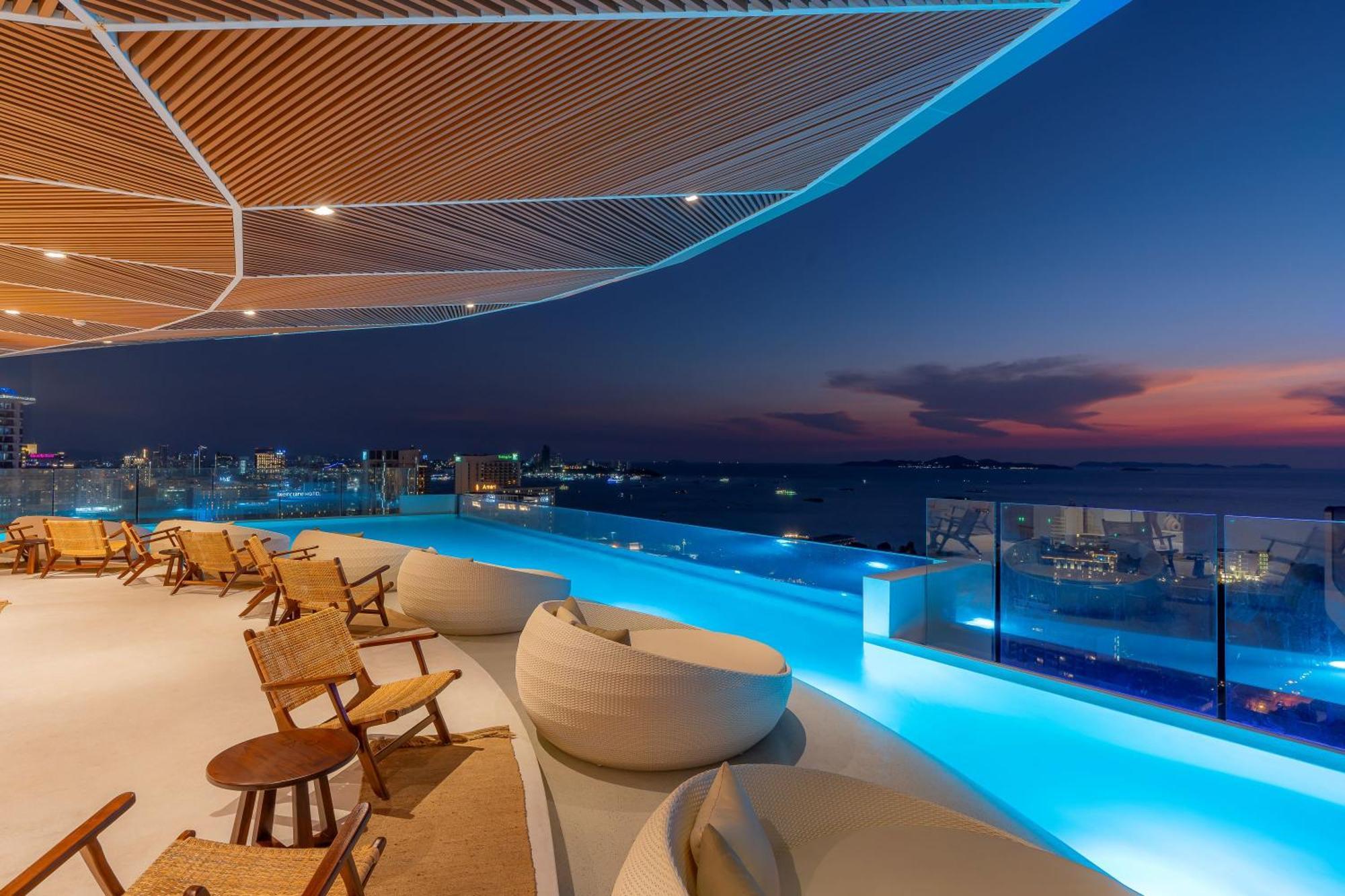Akara Hotel Патая Екстериор снимка